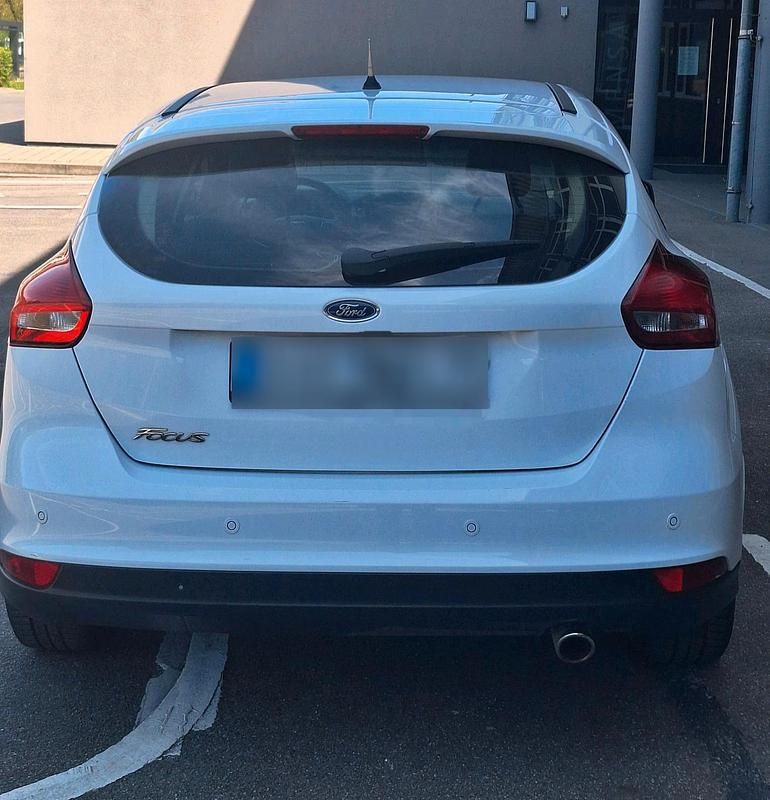 Second-hand Ford Focus 150 CP (110 kW) 2015 Alb Hatchback
