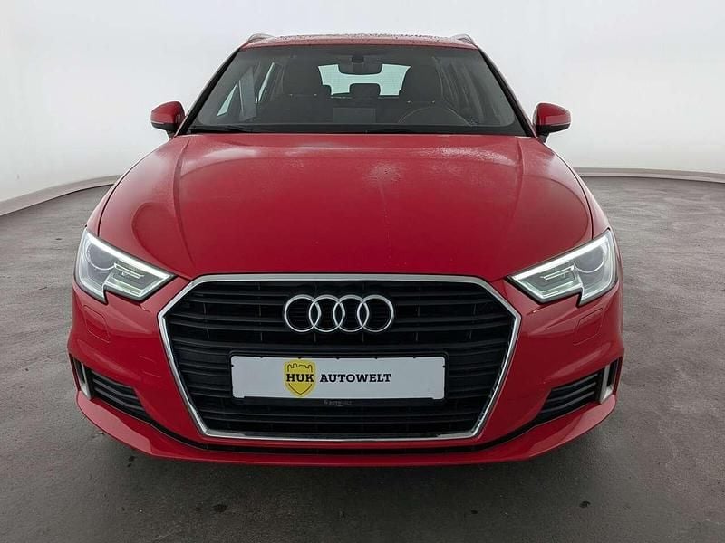 Second-hand Audi A3 Sport 150 CP (110 kW) 2020 Roșu Berlinǎ