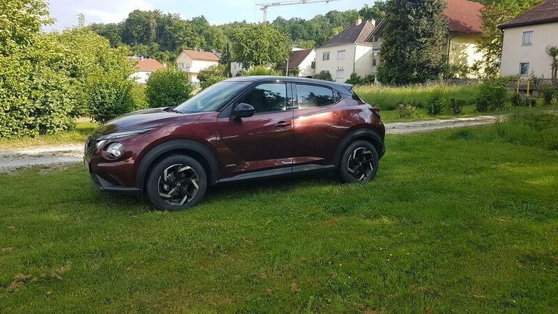 Schwarz Gebraucht 2023 Nissan Juke N-Connecta SUV | 21.790 € (Superpreis) - Bild 1/4