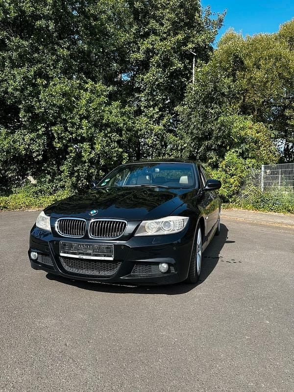 Schwarz Gebraucht 2010 BMW 325 Limousine | 10.000 € (Teuer) - Bild 1/4