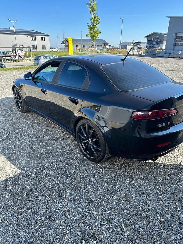 Schwarz Gebraucht 2025 Alfa Romeo 159 Ti Limousine | 14.500 € (Etwas zu teuer) - Bild 1/4