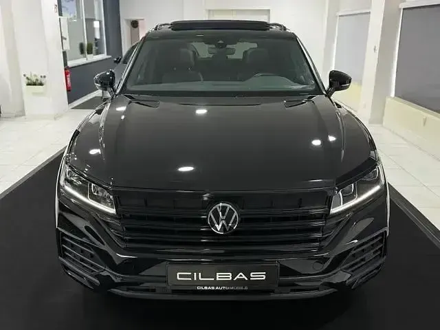 Gebraucht VW Touareg 286 PS (210 kW) 2023 Grenadillschwarz metallic SUV