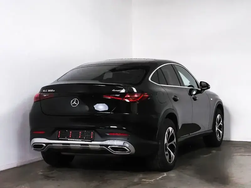 Gebraucht Mercedes GLC300e Avantgarde 204 PS (150 kW) 2025 Schwarz SUV