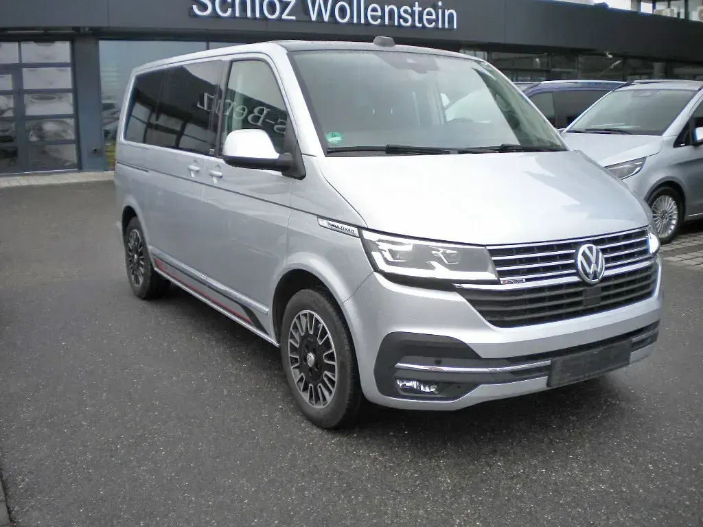 Używany VW Multivan Generation Six 204 KM (150 kW) 2023 Srebrny Minivan