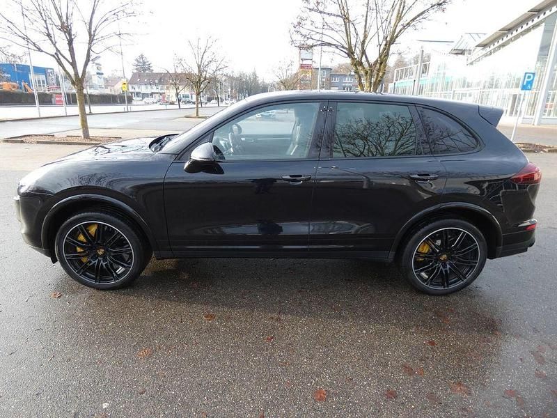 Gebraucht Porsche Cayenne Turbo S 570 PS (419 kW) 2015 Tiefschwarzmetallic SUV