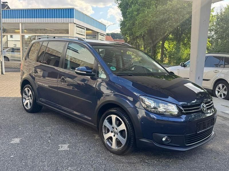 Blau Gebraucht 2011 VW Touran Cross Van / Kleinbus | 6.500 € (Guter Preis) - Bild 1/4