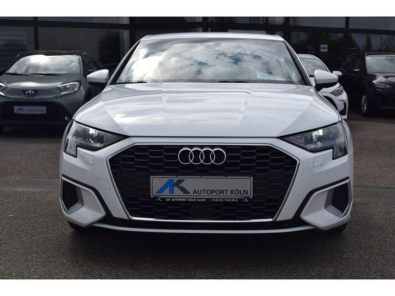 Gebraucht Audi A3 116 PS (85 kW) 2023 Ibisweiss Limousine