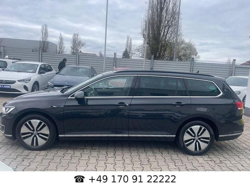 Grau Gebraucht 2018 VW Passat GTE Kombi | 18.690 € (Superpreis) - Bild 1/4