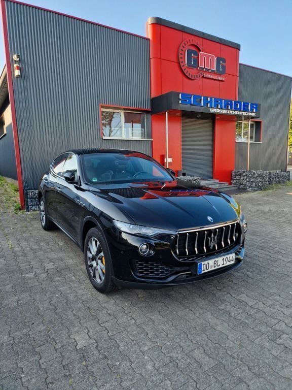Schwarz Gebraucht 2019 Maserati Levante SUV | 32.900 € (Fairer Preis) - Bild 1/4