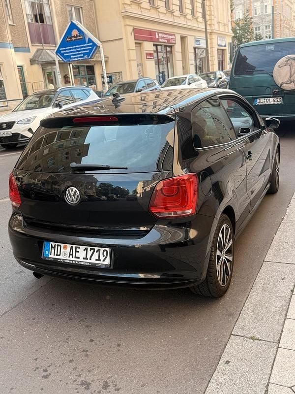 Usado VW Polo 66 HP (48 kW) 2014 Preto Citadino