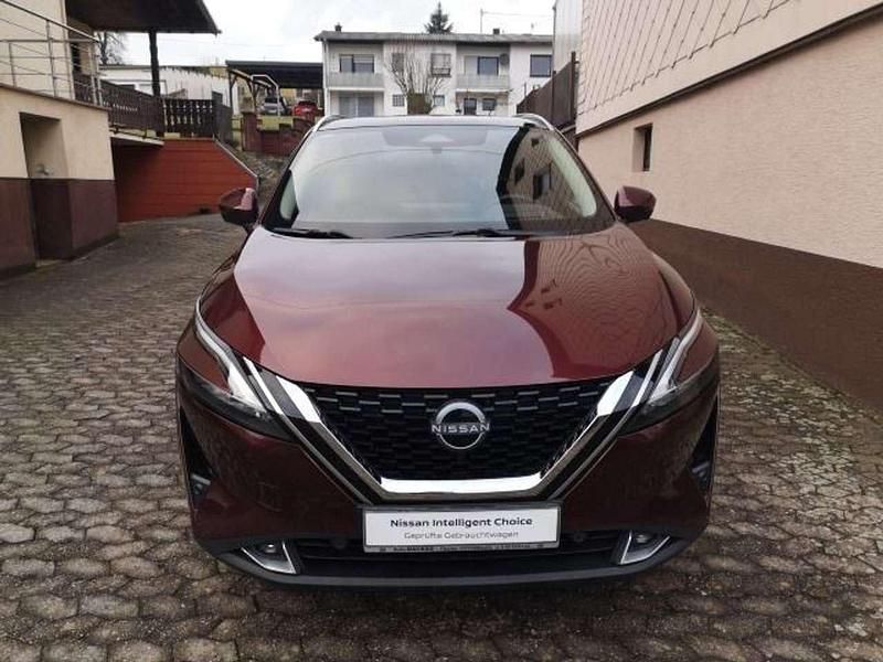 Gebraucht Nissan Qashqai 360º 140 PS (102 kW) 2022 Burgundy SUV