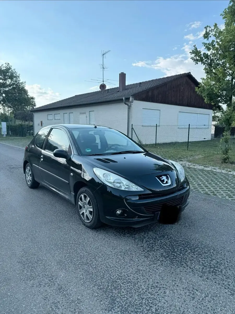 Gebraucht Peugeot 206+ 75 PS (55 kW) 2009 Schwarz Kleinwagen