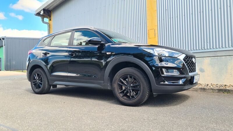 Schwarz Gebraucht 2020 Hyundai Tucson Trend SUV | 17.500 € (Superpreis) - Bild 1/3