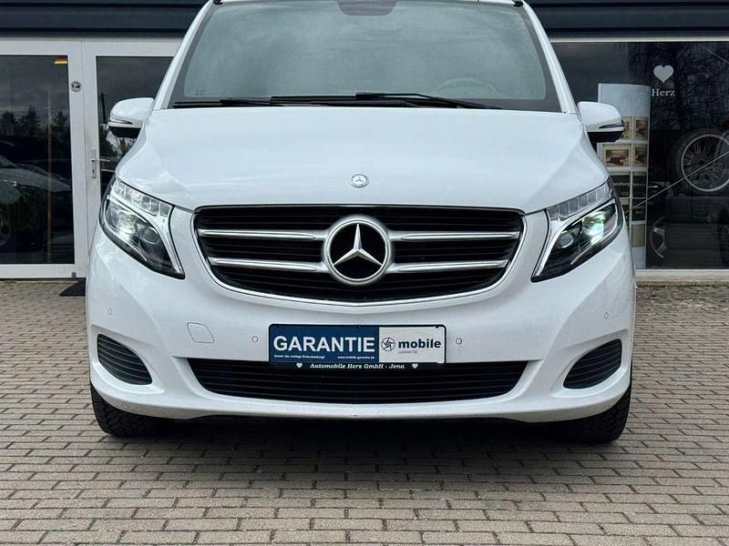 Gebraucht Mercedes V250 190 PS (139 kW) 2016 Weiß Van / Kleinbus