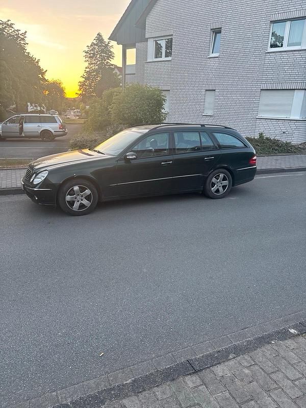Grün Gebraucht 2004 Mercedes 320 Kombi | 2.300 € (Superpreis) - Bild 1/4