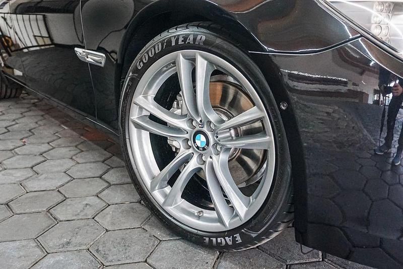 Gebraucht BMW 740 M Sport 306 PS (225 kW) 2011 Schwarz Limousine