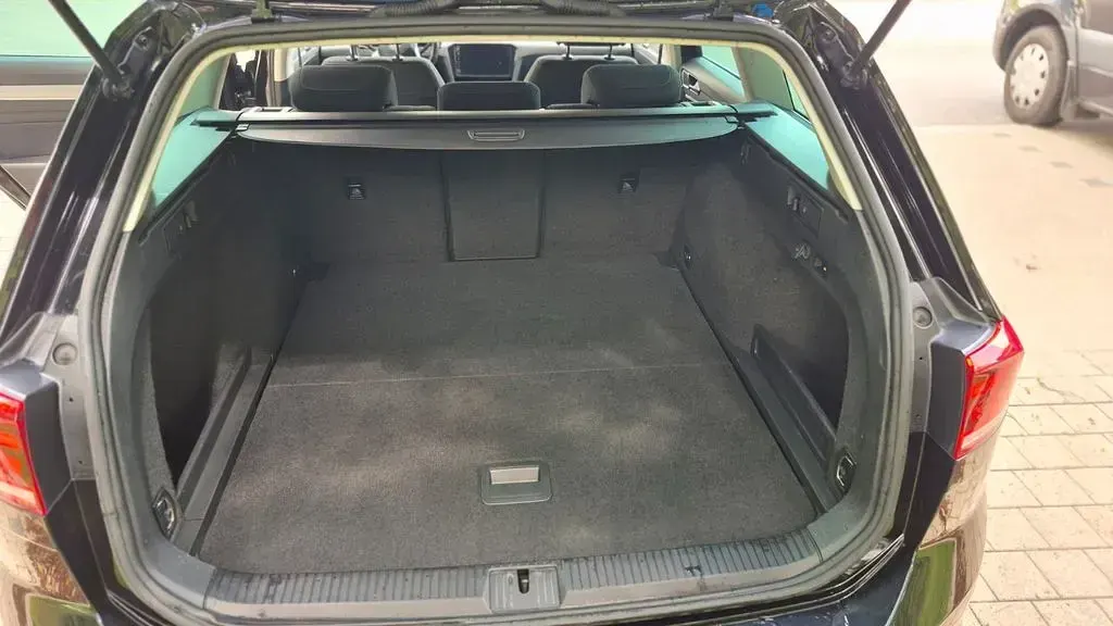 Gebraucht VW Passat 150 PS (110 kW) 2019 Schwarz Kombi