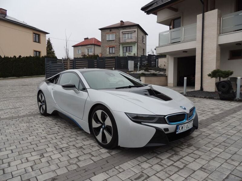 Grau Gebraucht 2016 BMW i8 Basis Coupé | 53.997 € (Fairer Preis) - Bild 1/4