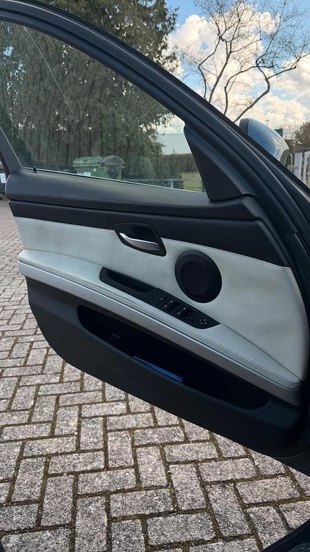 Second-hand BMW 325 197 CP (144 kW) 2008 Verde Break