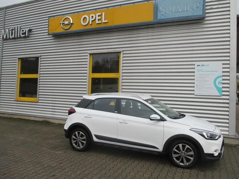 Weiß Gebraucht 2020 Hyundai i20 Active Kleinwagen | 16.900 € (Teuer) - Bild 1/1