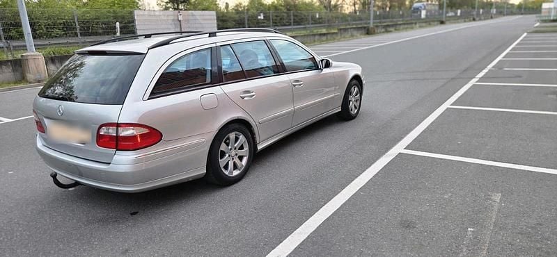 Usata Mercedes E320 224 CV (164 kW) 2005 Grigio Station wagon