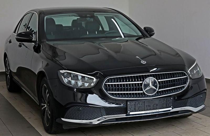 Gebraucht Mercedes E300 Avantgarde 286 PS (210 kW) 2021 Schwarz Limousine