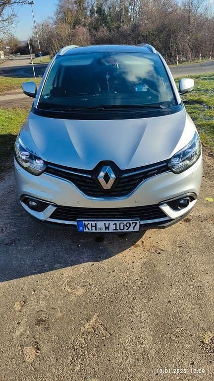 Grau Gebraucht 2018 Renault Grand Scénic IV Bose Edition Van / Kleinbus | 9.450 € (Superpreis) - Bild 1/4