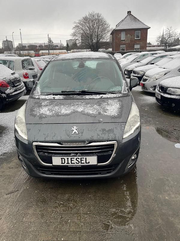 Gebraucht Peugeot 5008 150 PS (110 kW) 2014 Grau Van / Kleinbus