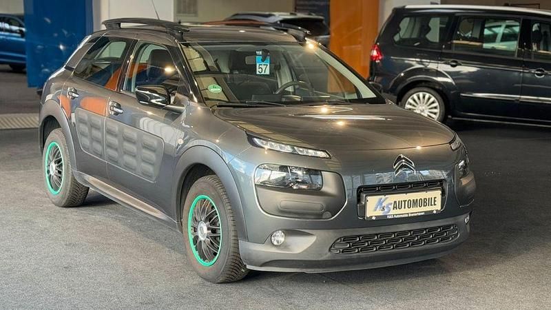Grau Gebraucht 2017 Citroën C4 Cactus Feel Kleinwagen | 7.999 € (Fairer Preis) - Bild 1/4