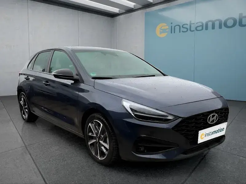 Gebraucht Hyundai i30 101 PS (74 kW) 2025 Blau Kleinwagen