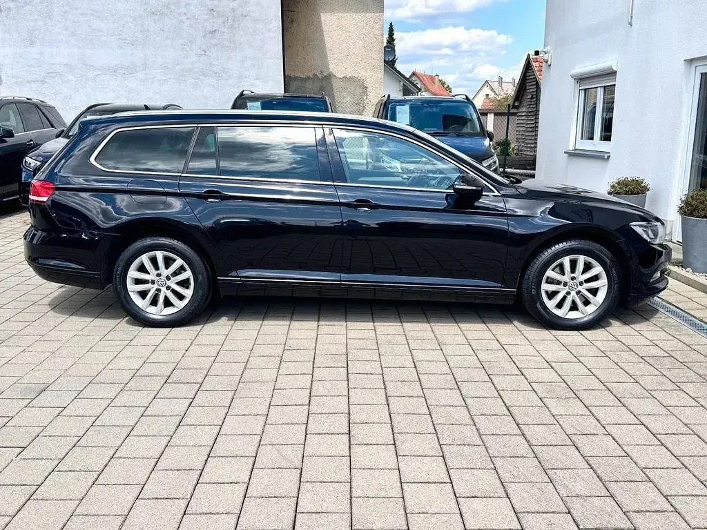 Gebraucht VW Passat Comfortline 150 PS (110 kW) 2016 Schwarz Kombi