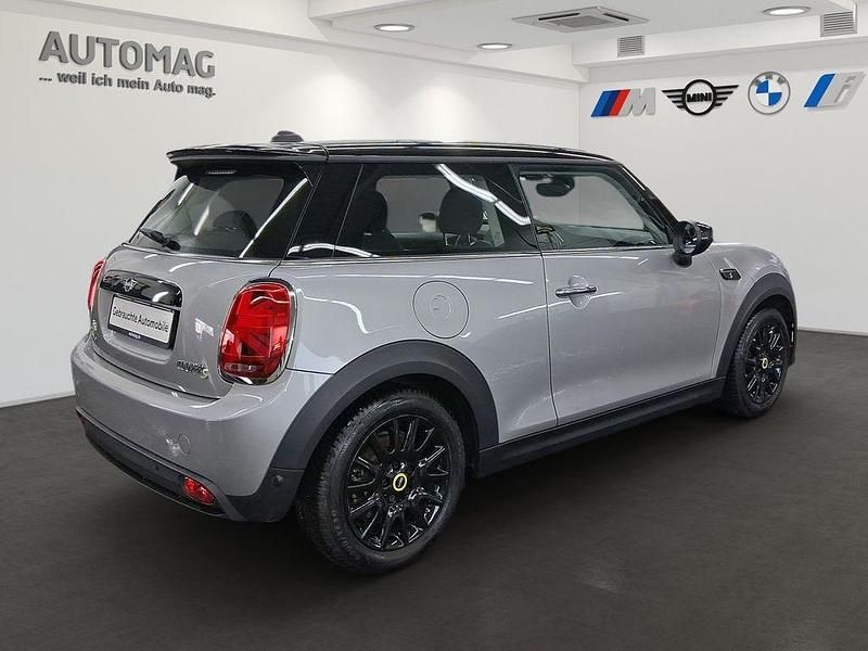 Gebraucht Mini Cooper SE 135 kW (184 PS) 2023 Melting silver iii Kleinwagen