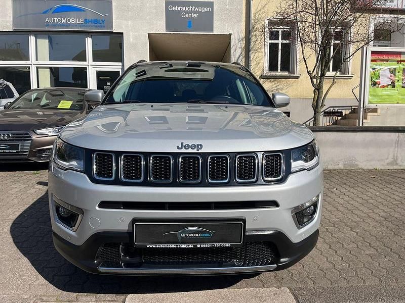 Gebraucht Jeep Compass Limited 150 PS (110 kW) 2020 Silber SUV