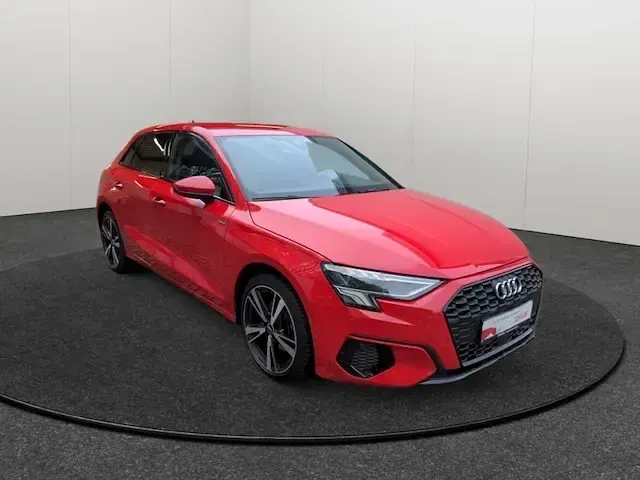 Gebraucht Audi A3 Advanced 150 PS (110 kW) 2021 Rot Limousine