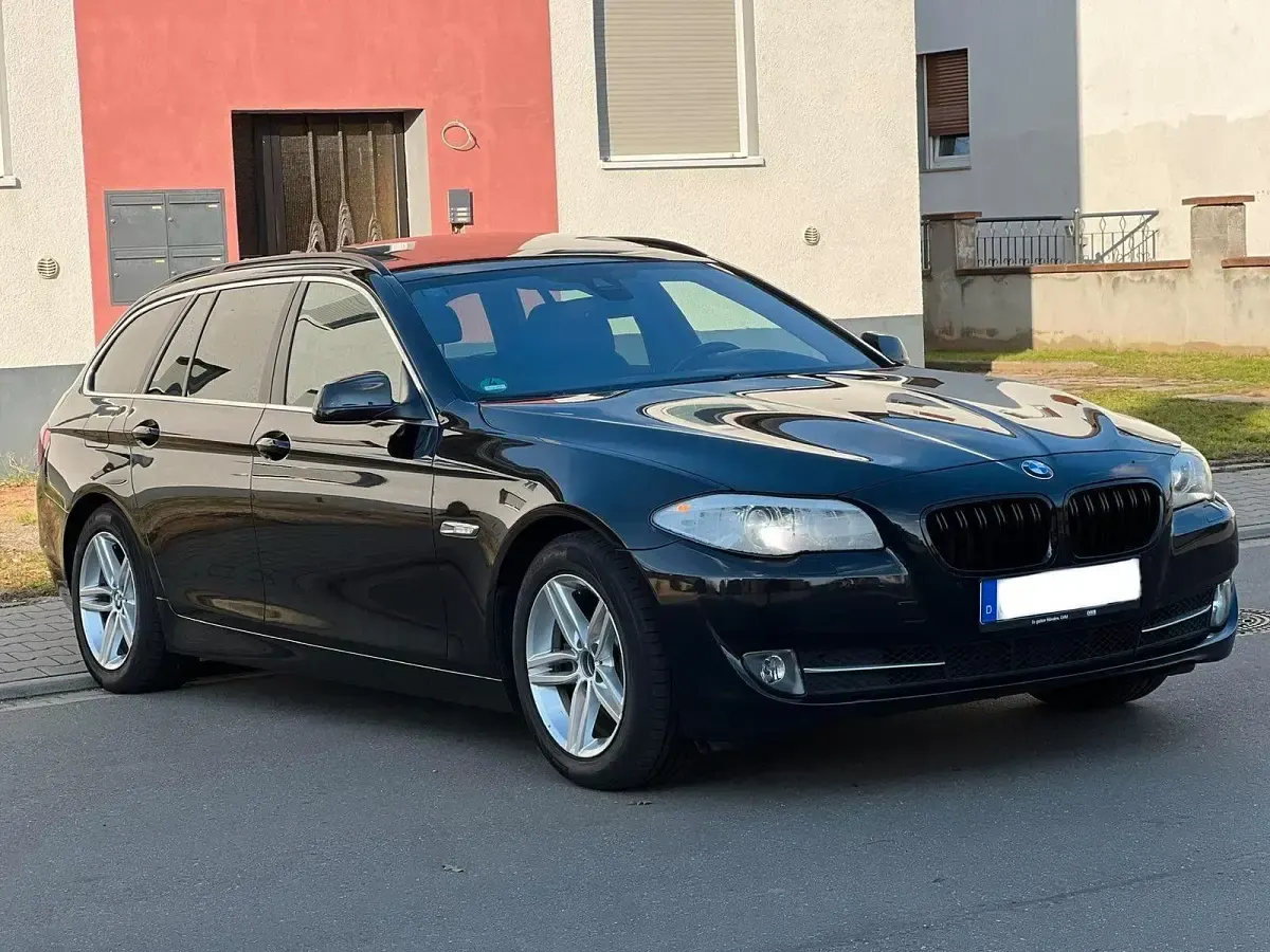 Używany BMW 520 Performance 184 KM (135 kW) 2012 Czarny Sedan/Limuzyna