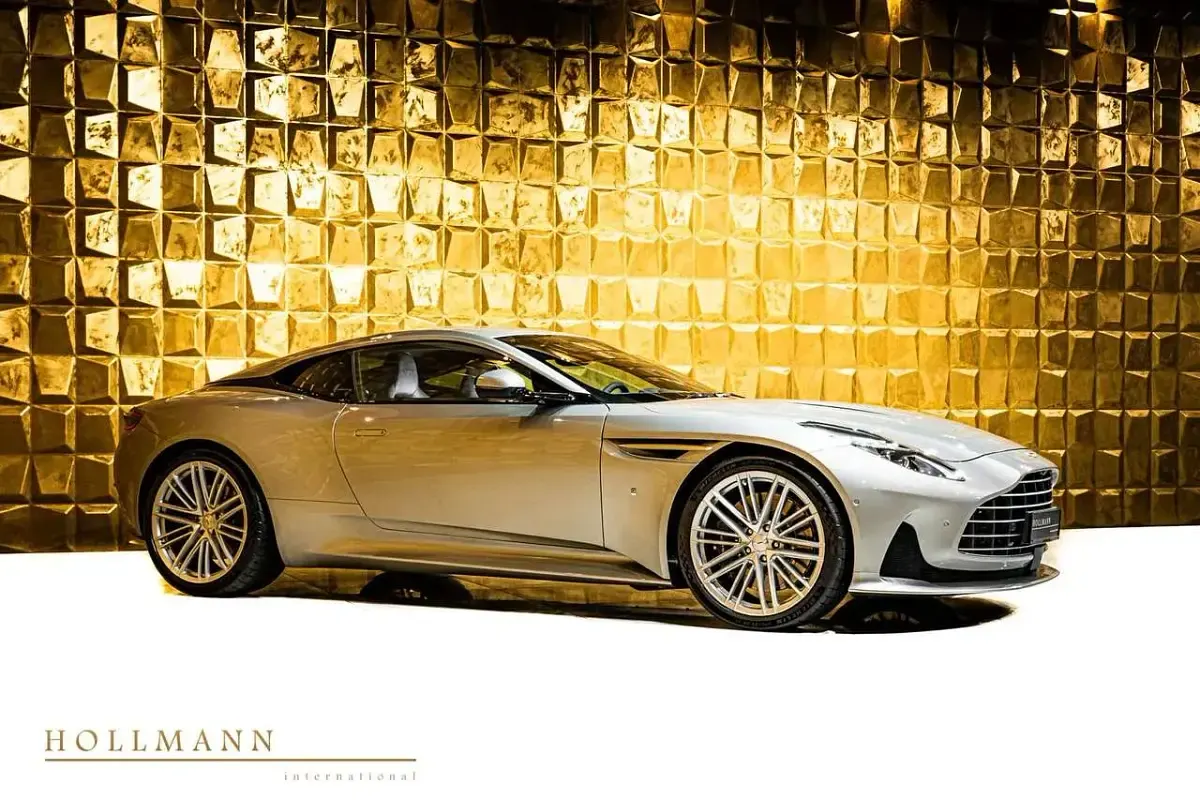 Neu Aston Martin DB12 680 PS (500 kW) 2026 Silver birch provenance Coupé