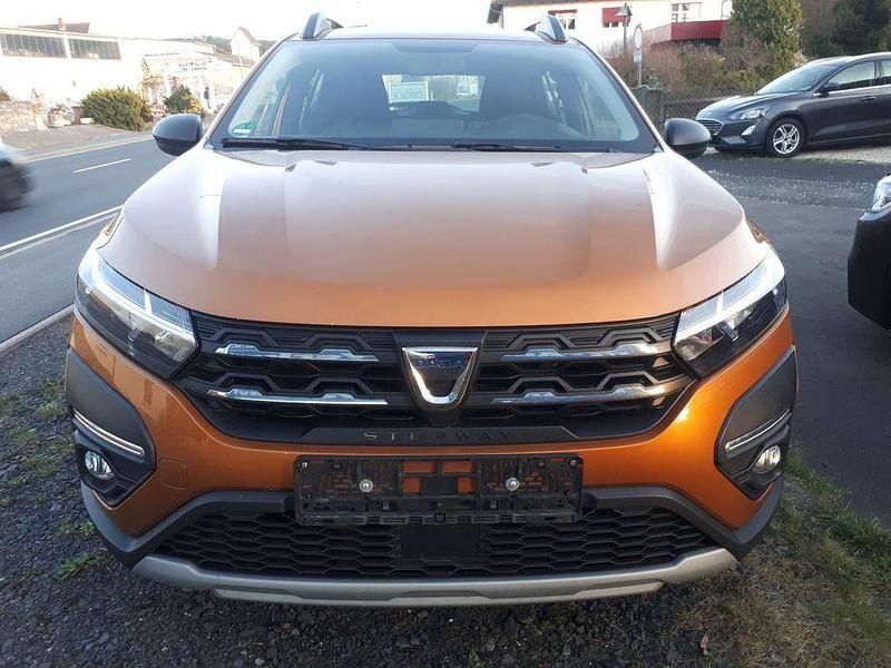 Gebraucht Dacia Sandero Essentiel 101 PS (74 kW) 2021 Orange Limousine