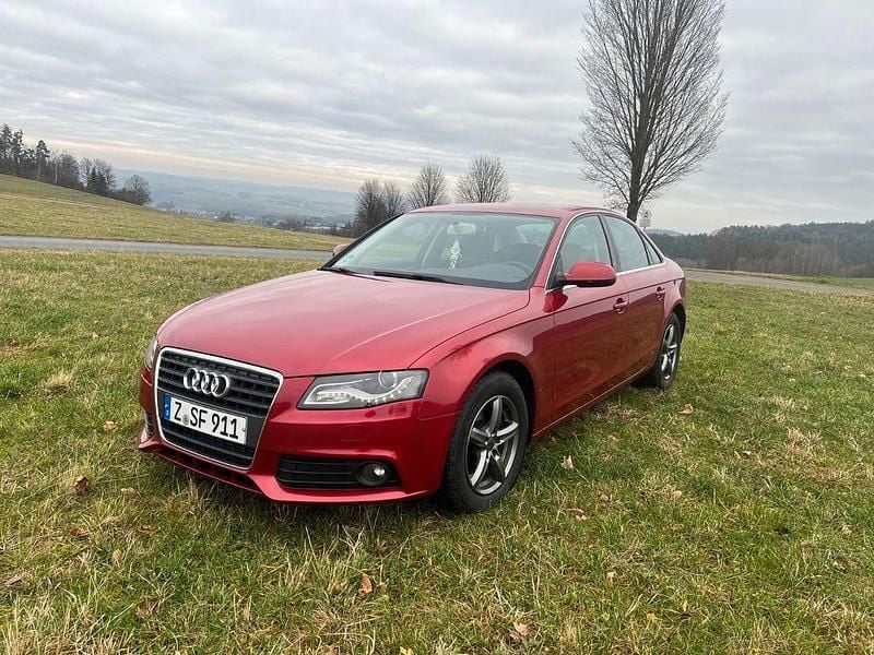 Gebraucht Audi A4 Attraction 120 PS (88 kW) 2010 Rot Limousine