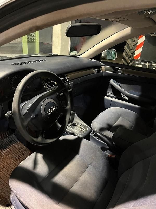 Second-hand Audi A6 165 CP (121 kW) 1999 Argintiu Break