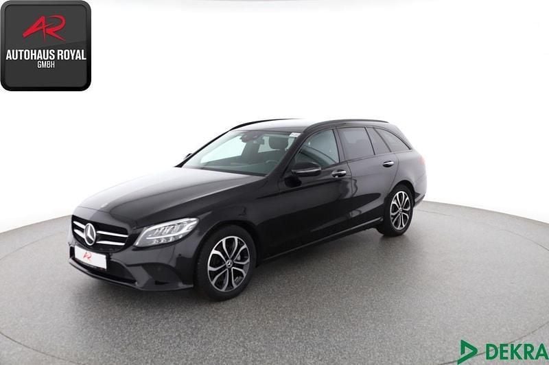 Schwarz Gebraucht 2020 Mercedes C220 Avantgarde Limousine | 26.480 € (Superpreis) - Bild 1/4