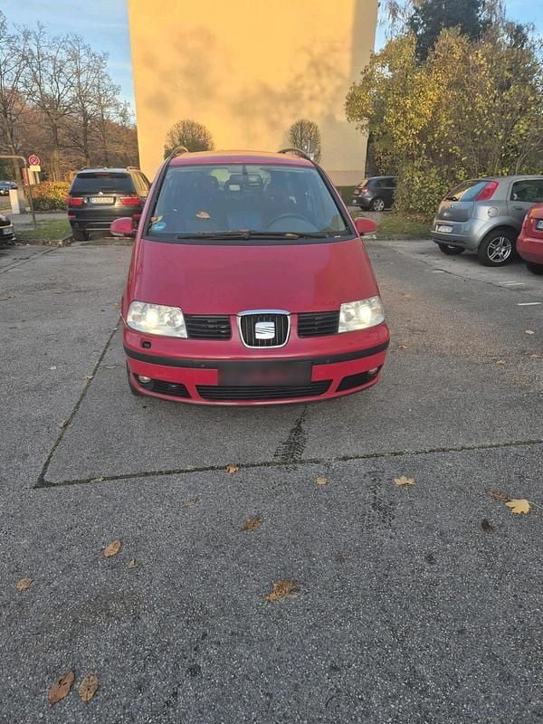 Gebraucht Seat Alhambra 135 PS (99 kW) 2010 Rot Van / Kleinbus