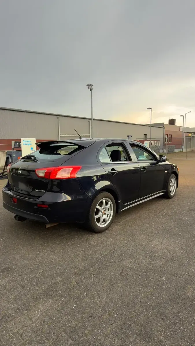 Begagnad Mitsubishi Lancer 143 HK (105 kW) 2008 Svart Sedan