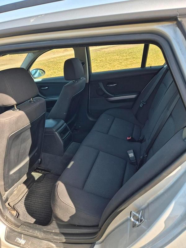 Gebraucht BMW 318 129 PS (94 kW) 2007 Silber Kombi