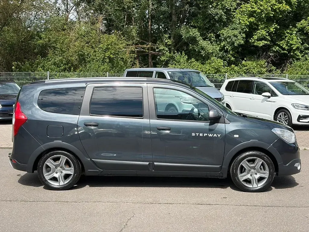 Gebraucht Dacia Lodgy Stepway 131 PS (96 kW) 2019 Grau Van / Kleinbus
