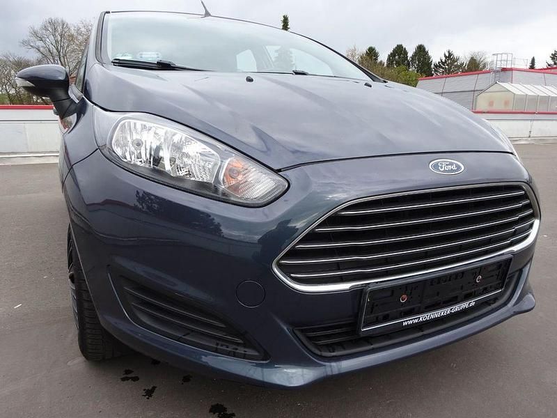 Gebraucht Ford Fiesta Trend 82 PS (60 kW) 2014 Grau Kleinwagen