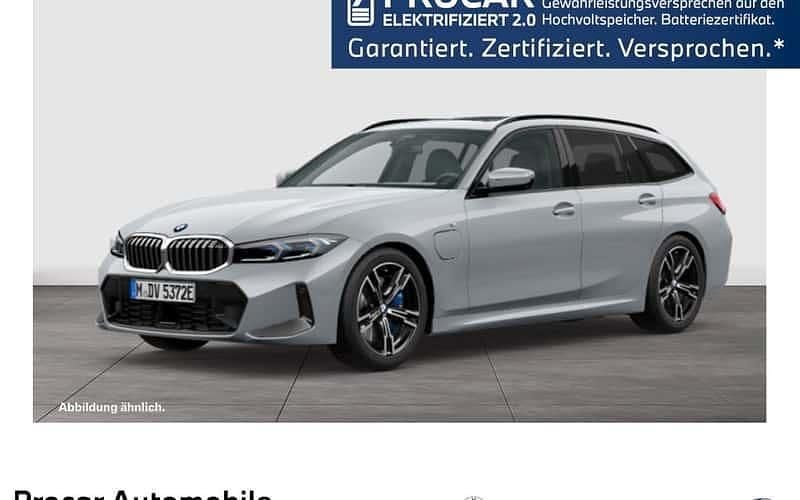 Grau Gebraucht 2025 BMW 330e M Sport Kombi | 50.390 € (Fairer Preis) - Bild 1/4