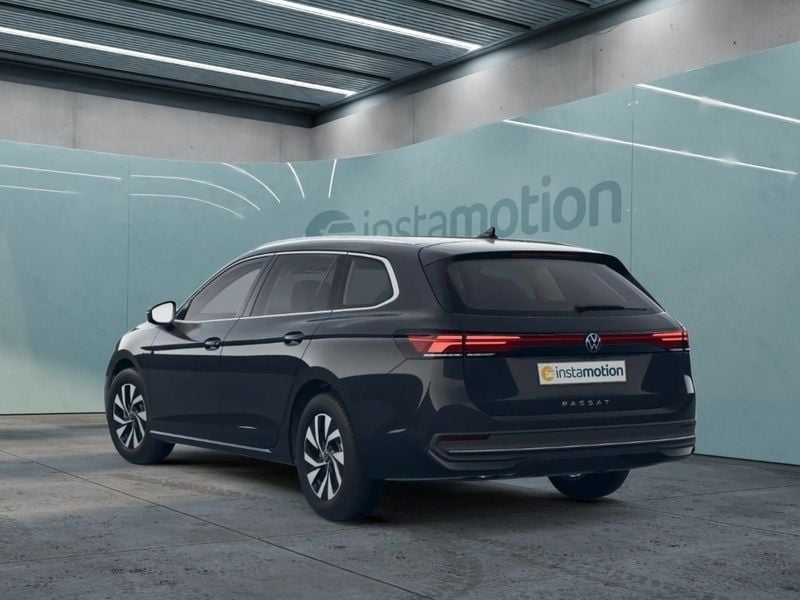 Używany VW Passat 150 KM (110 kW) 2025 Czarny Minivan