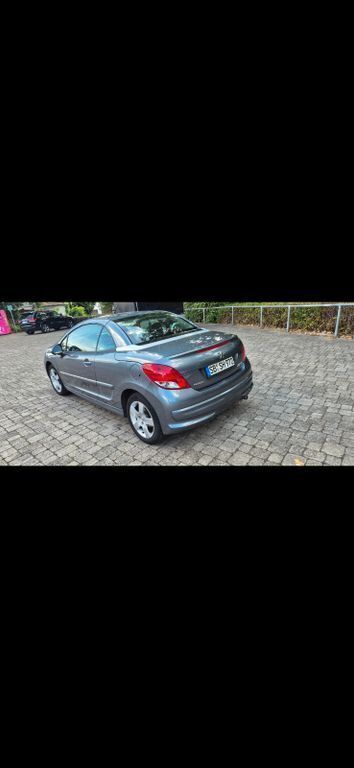 Grau Gebraucht 2011 Peugeot 207 CC Urban Move Cabrio | 3.500 € (Superpreis) - Bild 1/4