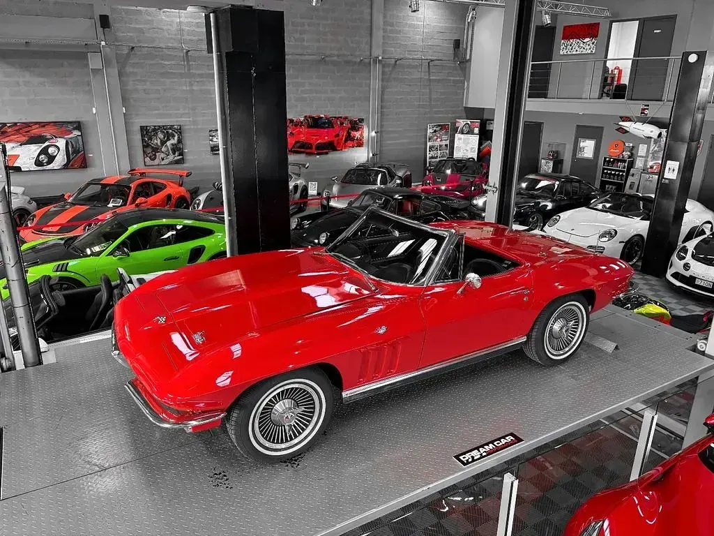 Second-hand Corvette Stingray 300 CP (220 kW) 1966 Roșu Cabrio