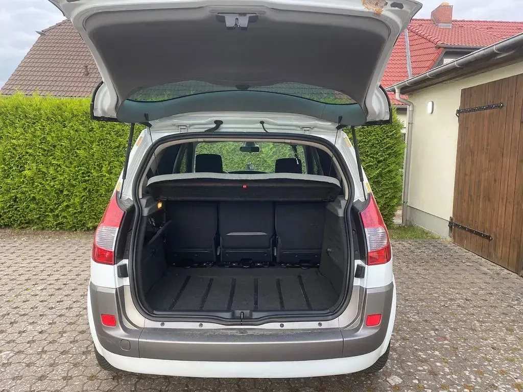Gebraucht Renault Scénic II Expression 111 PS (81 kW) 2008 Weiß Van / Kleinbus
